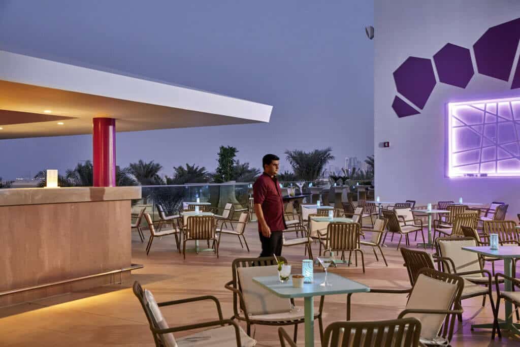 Riu Dubai Plaza bar