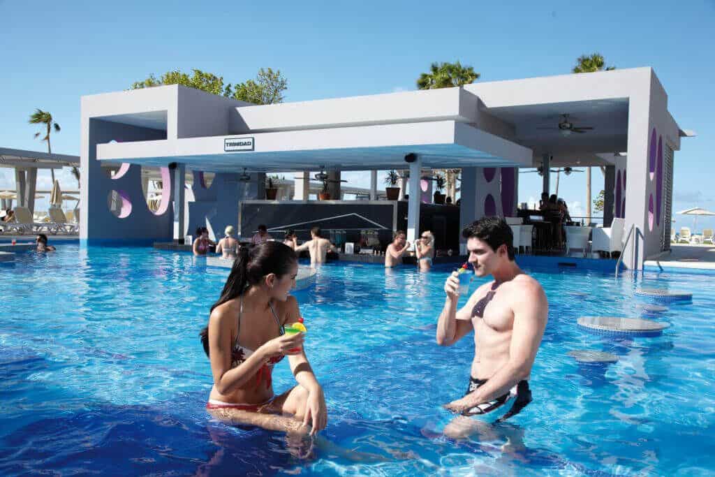 Riu Palace Peninsula swim-up bar