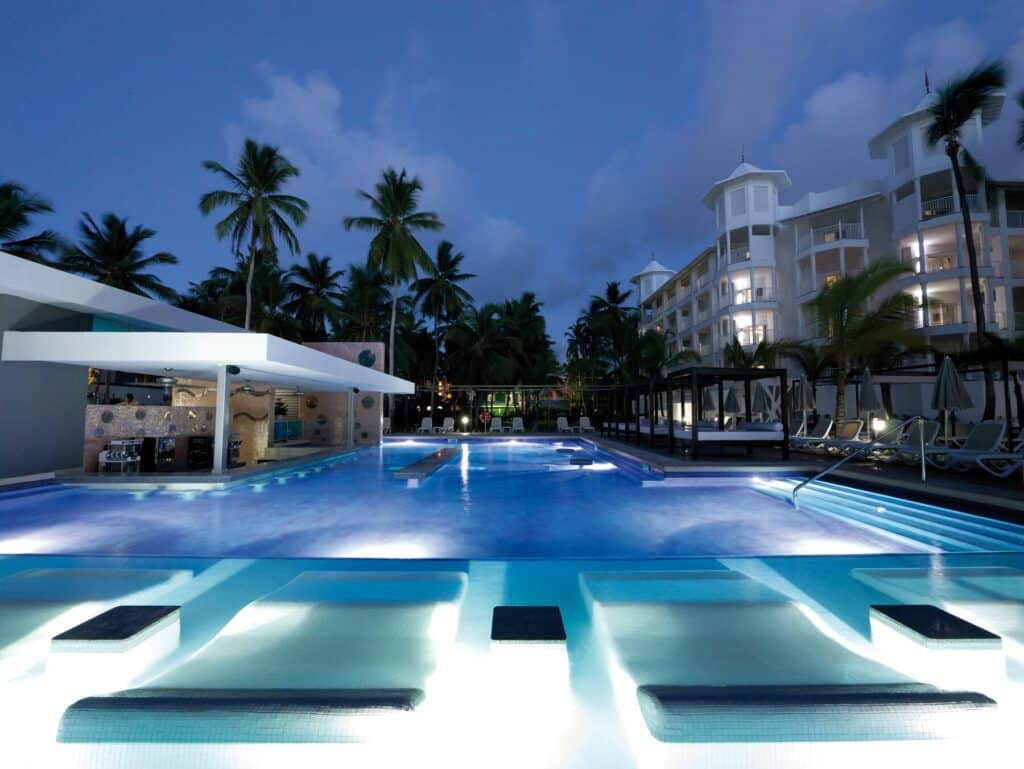 Riu Palace Macao Pool with swim-up bar